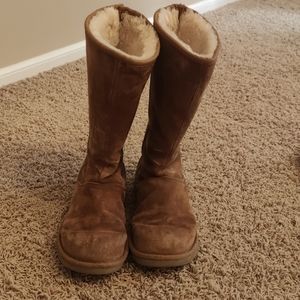 Ugh boots size 9